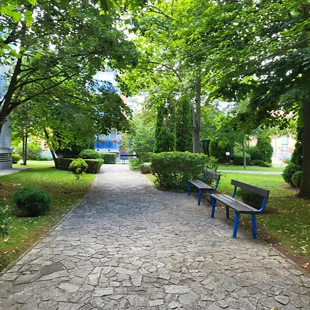 с 2 спални в Apartament *