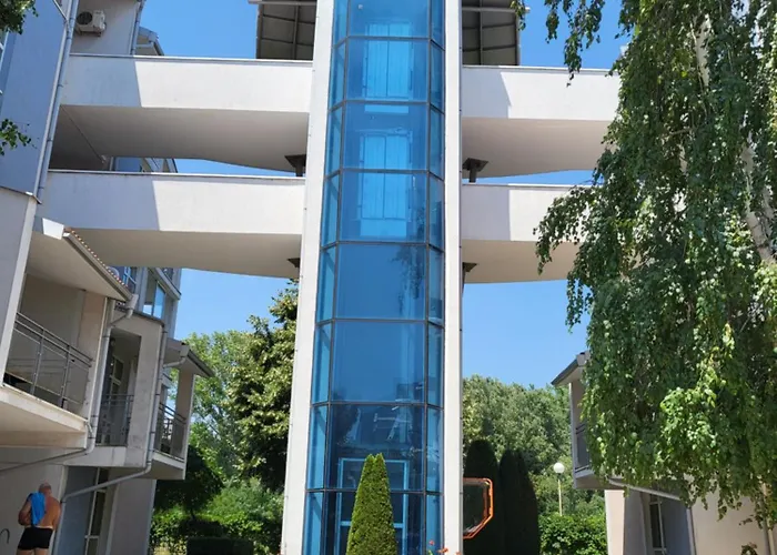 Apartamento с 2 спални в *